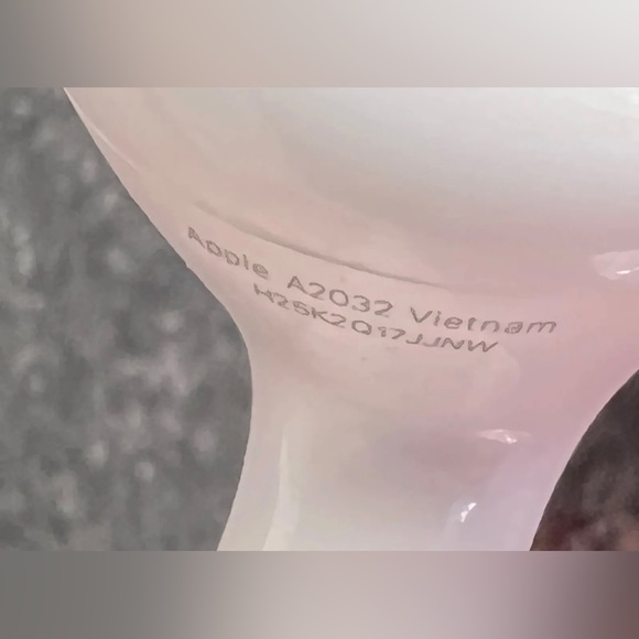 AirPods Gen 2 - Picture 6 of 6